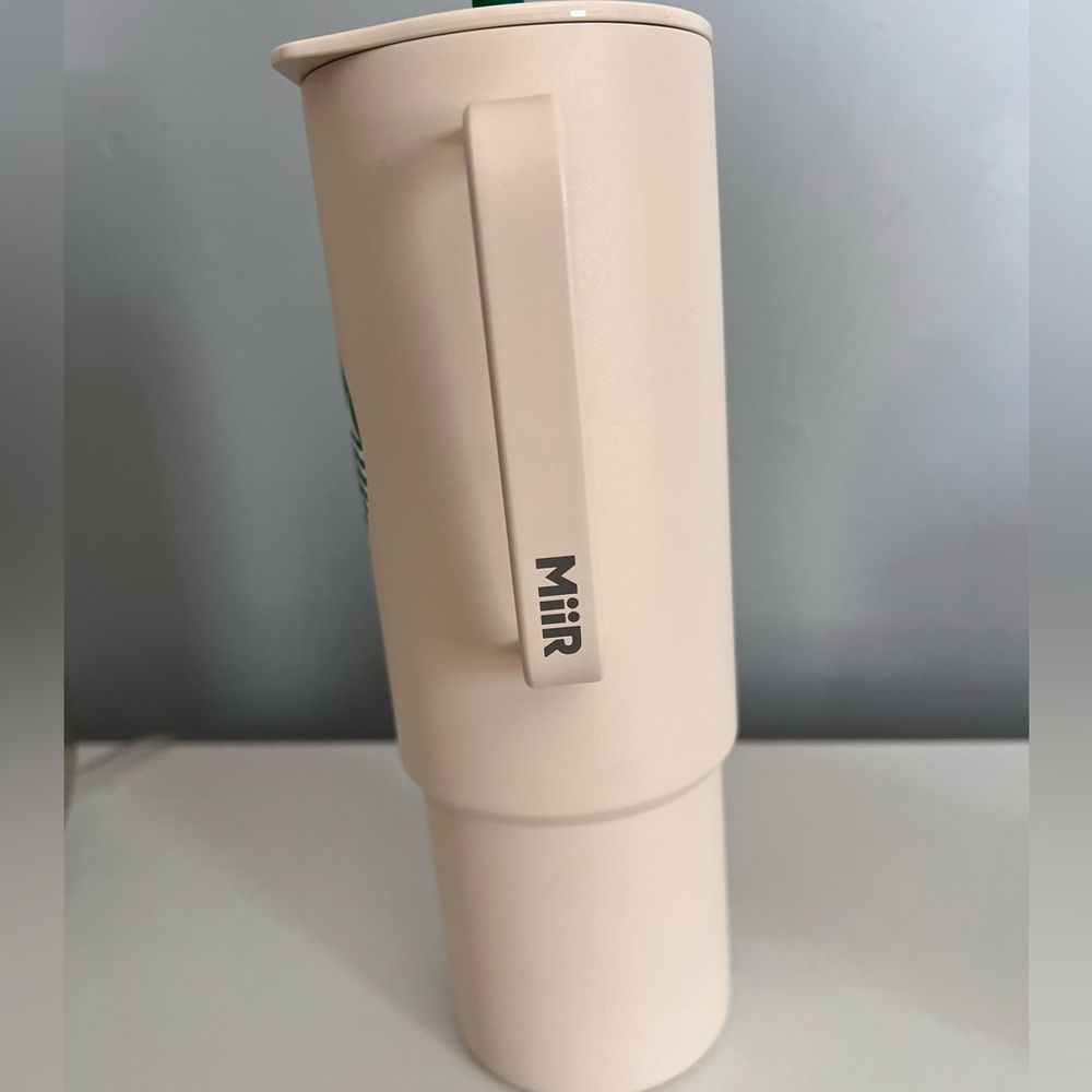 Starbucks × MiiR 2025 Holiday White Handle Tumbler 32oz Limited Edition - Picture 2 of 5
